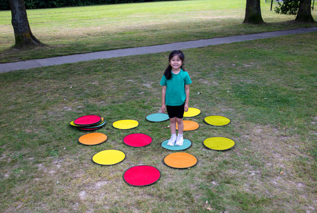 Rainbow™ Circle Indoor/Outdoor Carpet Tiles with holdall - Pack of 30