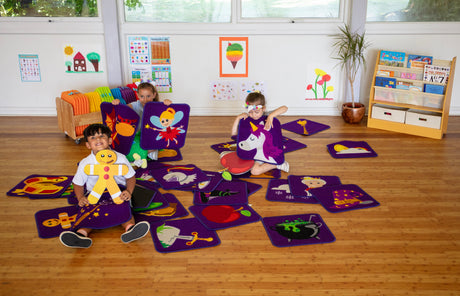 Storytime™ Interactive Indoor/Outdoor Carpet Tiles with holdall - Pack of 32